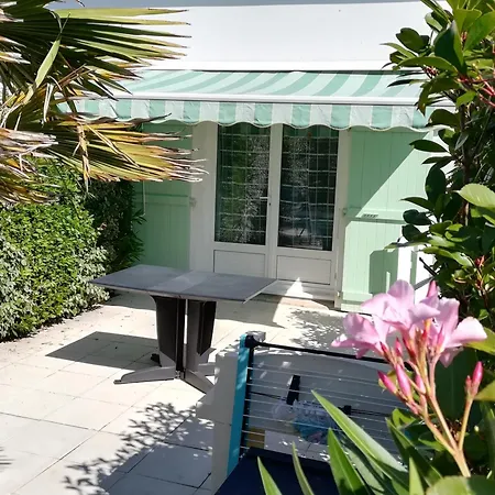 Prázdninový dům Maisonnette Accueillante Avec Piscine Et Parking A La Faute-sur-mer - Fr-1-194-334