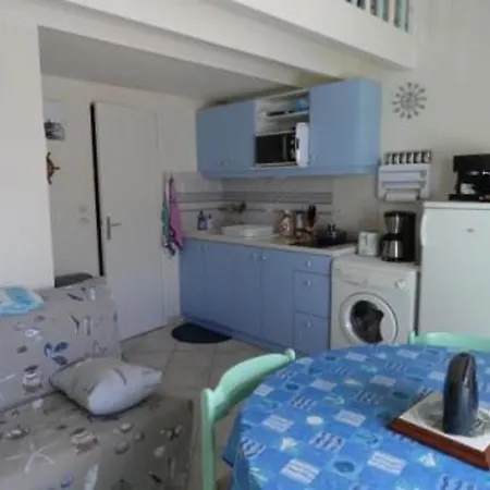 Maisonnette Accueillante Avec Piscine Et Parking A - Fr-1-194-334 Ferienhaus