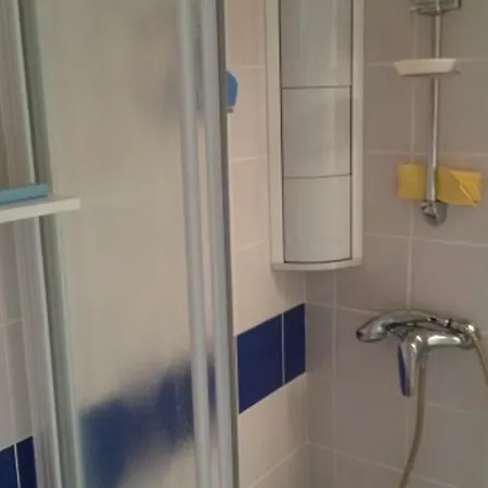 Maisonnette Accueillante Avec Piscine Et Parking A - Fr-1-194-334 Ferienhaus *