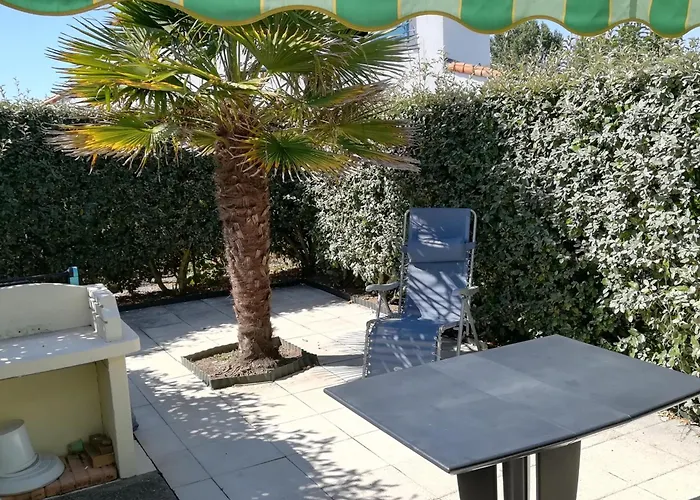 Maisonnette Accueillante Avec Piscine Et Parking A La Faute-sur-mer - Fr-1-194-334 La Faute-sur-Mer