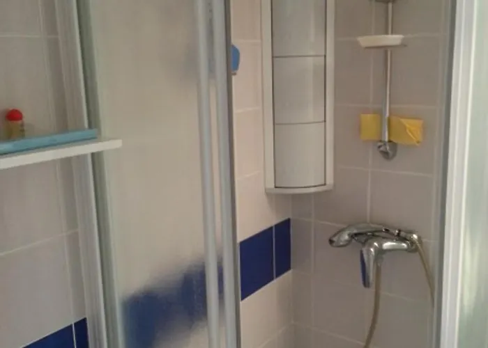 Maisonnette Accueillante Avec Piscine Et Parking A - Fr-1-194-334 Ferienhaus *