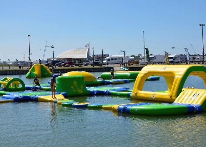 Maisonnette Accueillante Avec Piscine Et Parking A - Fr-1-194-334